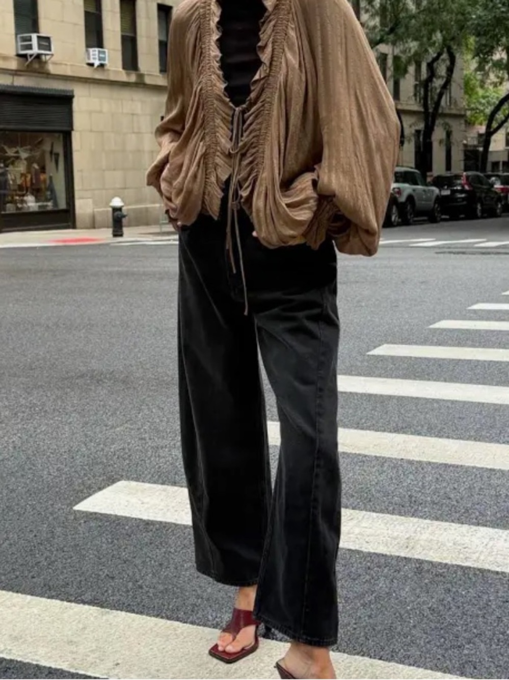 Zara Wide-Leg Black Pants with High-Rise Silhouette